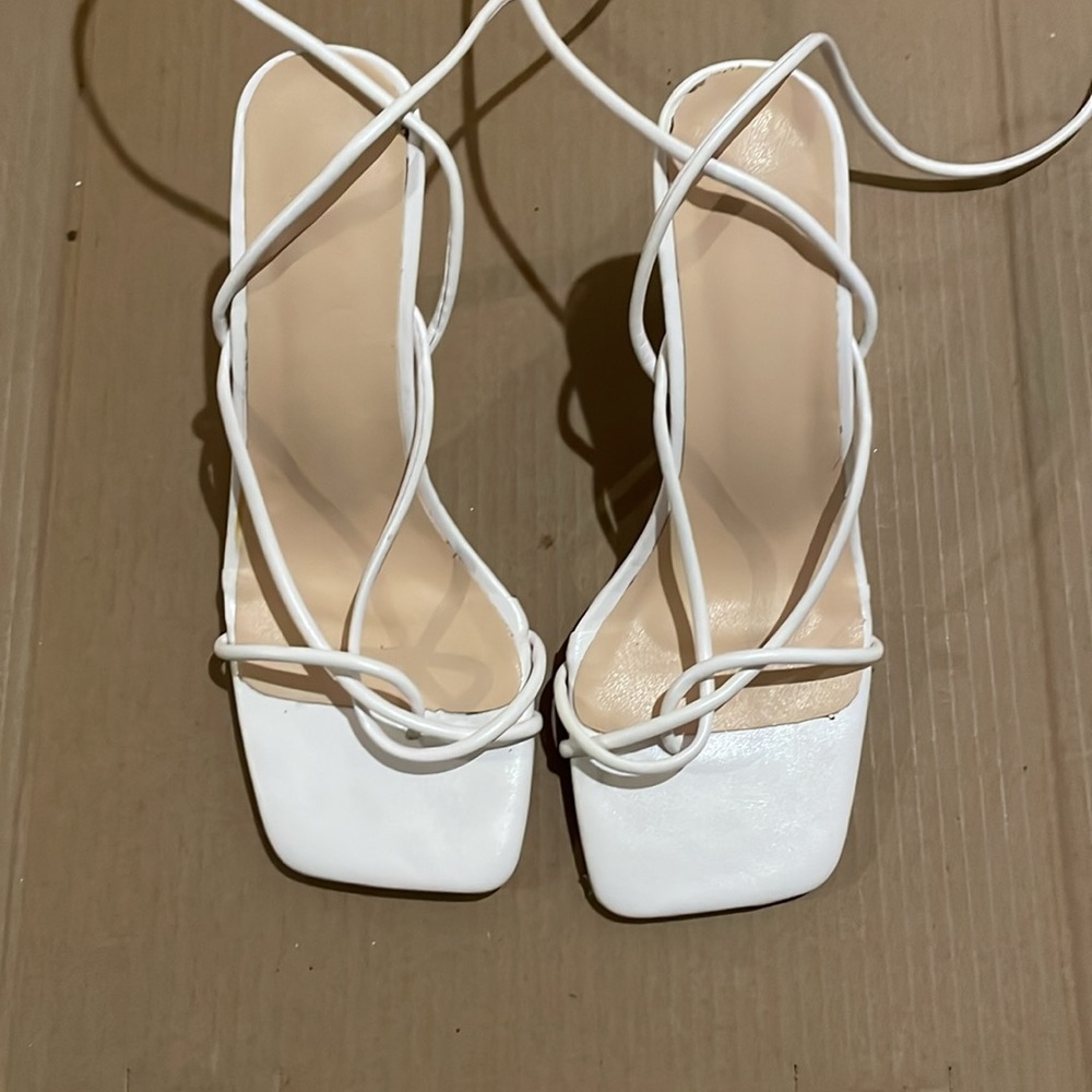 White Wrap-around Shin Heel